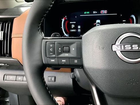 New 2026 Nissan Pathfinder Platinum image 24