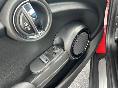 Used 2024 MINI Cooper 2-Door Hardtop FWD image 23