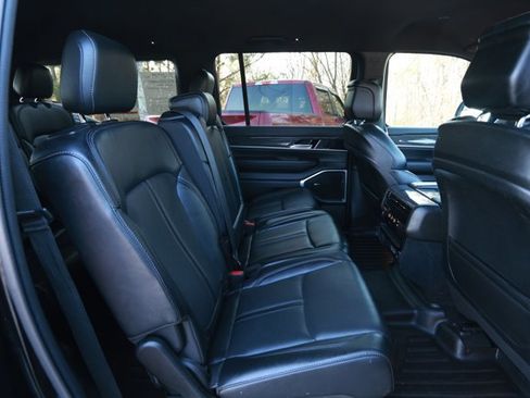 Used 2022 Jeep Wagoneer Series II image 30