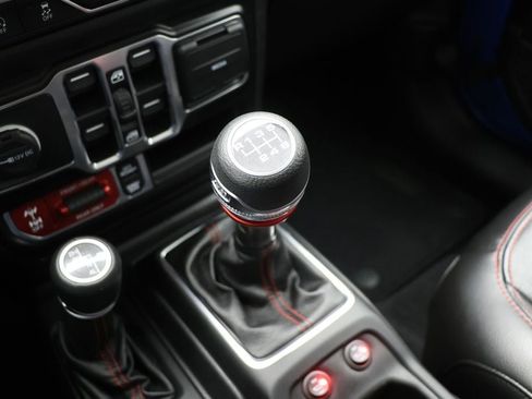 Used 2022 Jeep Gladiator Rubicon w/ Dual Top Group image 33