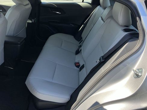 Used 2025 Toyota Prius XLE FWD image 10