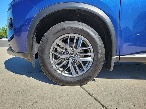 Used 2023 Nissan Rogue S AWD/4WD image 9
