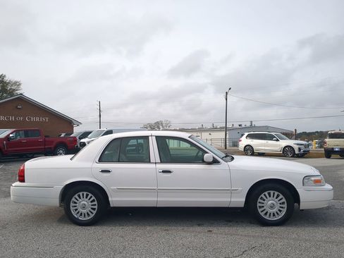 Used 2007 Mercury Grand Marquis LS image 2
