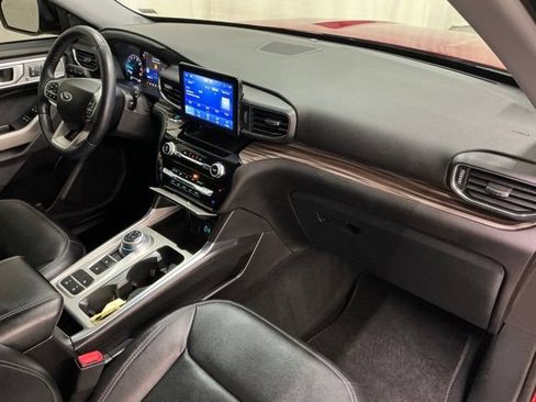 Used 2022 Ford Explorer Limited w/ Equipment Group 301A RWD image 21