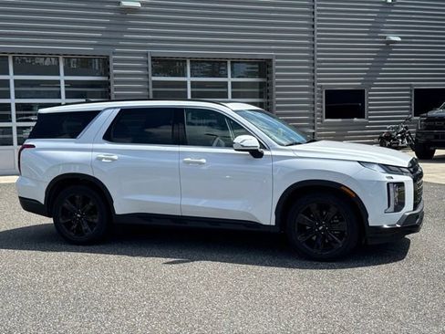 Used 2024 Hyundai Palisade XRT FWD image 3