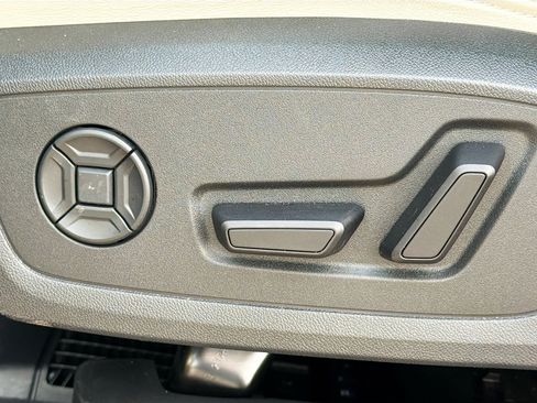 Certified 2024 Audi Q3 2.0T Premium Plus image 25