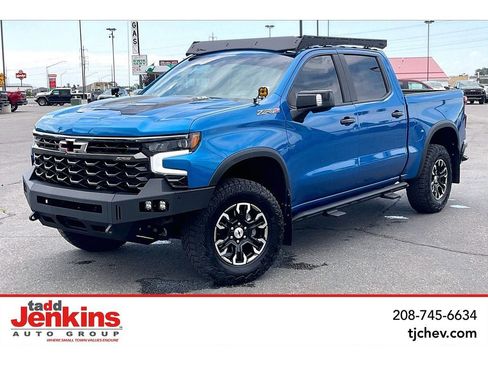 Used 2023 Chevrolet Silverado 1500 ZR2 w/ Technology Package AWD/4WD image 1