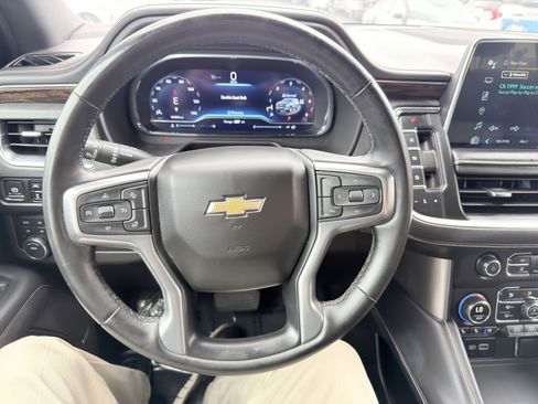 Used 2024 Chevrolet Suburban Premier AWD/4WD image 31