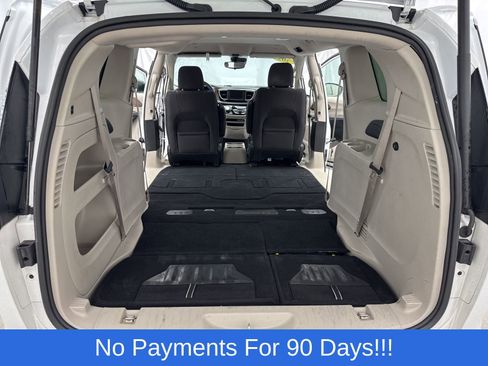 Used 2024 Chrysler Voyager LX FWD image 40
