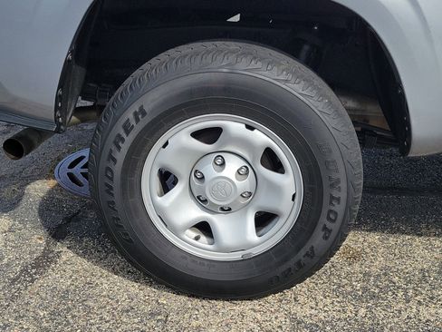 Used 2021 Toyota Tacoma SR image 5