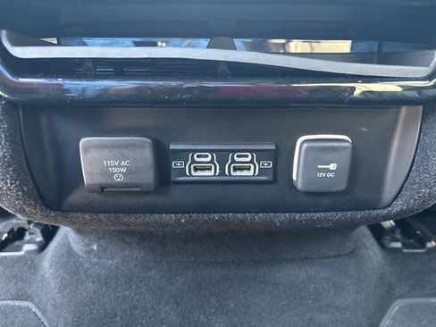 Used 2024 Jeep Wagoneer Series II w/ Flexible Seating Group RWD image 29