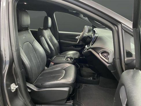 Used 2022 Chrysler Pacifica Touring-L w/ S Appearance Package image 30