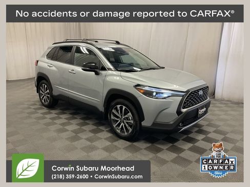 Used 2025 Toyota Corolla Cross XLE AWD/4WD image 1