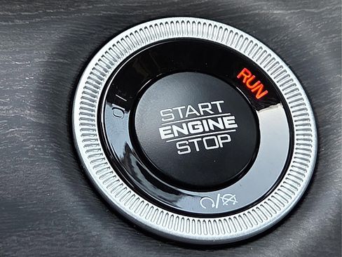 Used 2025 Jeep Grand Cherokee Limited w/ Black Appearance Package AWD/4WD image 19