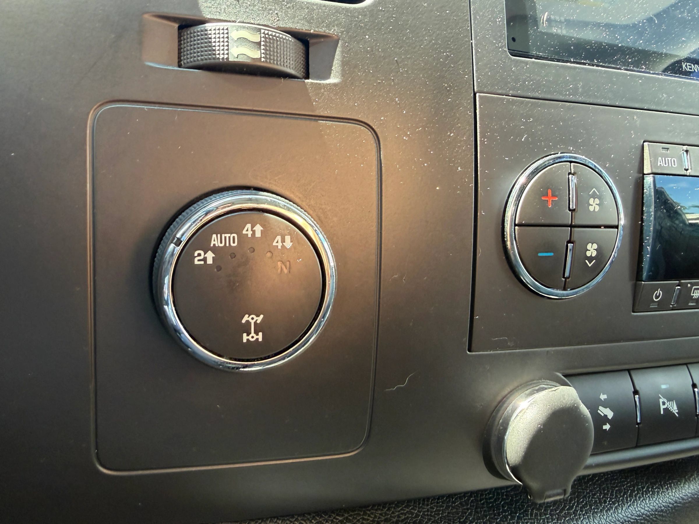 Used 2011 GMC Sierra 1500 SLE w/ Power Tech Package AWD/4WD image 21