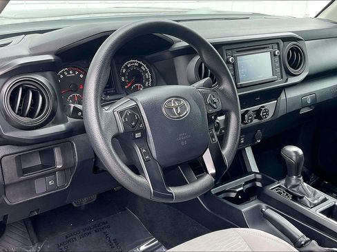 Used 2019 Toyota Tacoma SR AWD/4WD image 18