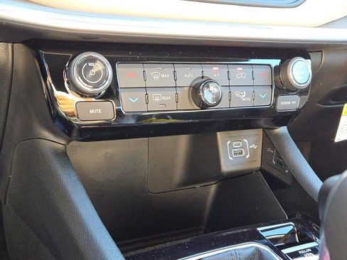 New 2026 Jeep Compass Limited image 27