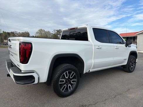 Used 2025 GMC Sierra 1500 AT4 w/ AT4 Preferred Package AWD/4WD image 4