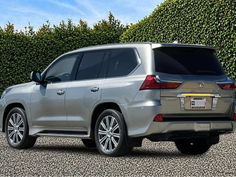 Used 2016 Lexus LX 570 4WD w/ Luxury Package image 6