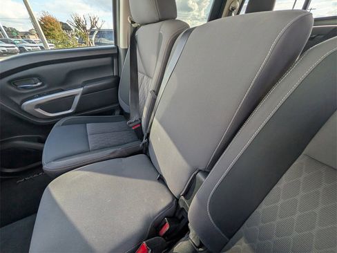Used 2022 Nissan Titan SV image 24