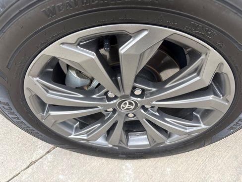 Used 2024 Toyota RAV4 Limited image 11