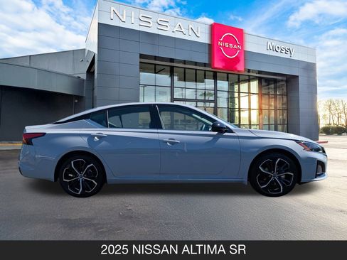 New 2025 Nissan Altima 2.5 SR image 6
