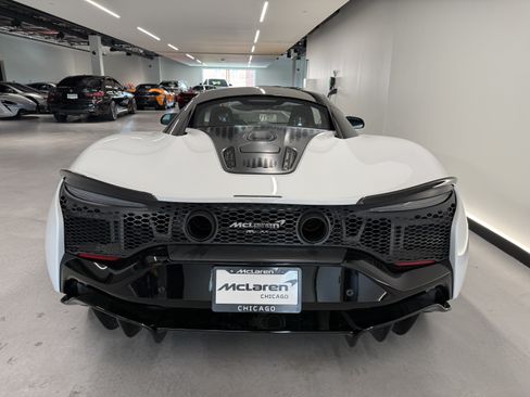 Used 2023 McLaren Artura RWD image 3