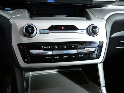 Certified 2023 Ford Explorer XLT w/ Equipment Group 202A image 20