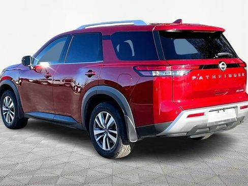 Used 2023 Nissan Pathfinder SL image 4