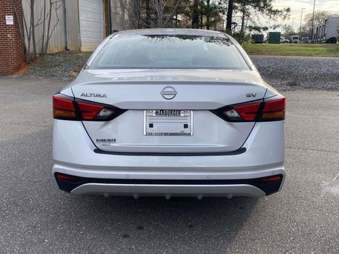 Used 2024 Nissan Altima 2.5 SV FWD image 6