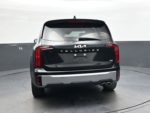 Used 2023 Kia Telluride S w/ S Sunroof Package image 5