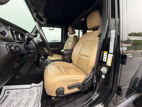 Used 2018 Jeep Wrangler Unlimited Rubicon AWD/4WD image 9