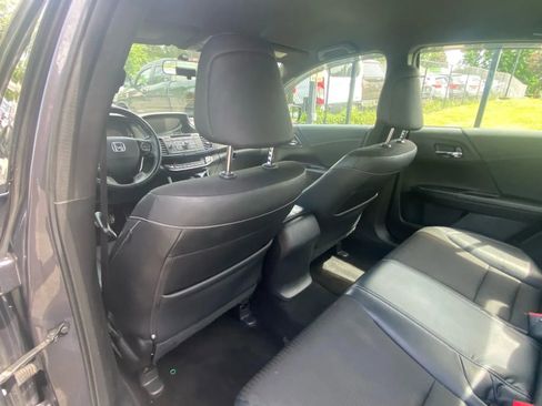 Used 2017 Honda Accord Sport image 19