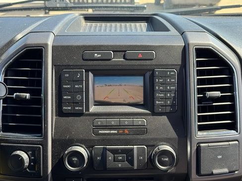 Used 2017 Ford F150 XLT w/ Trailer Tow Package AWD/4WD image 4