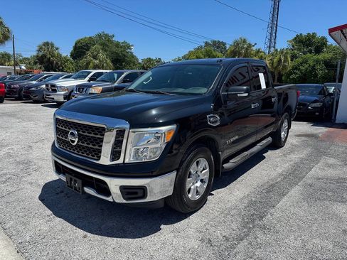 Used 2017 Nissan Titan SV RWD image 4