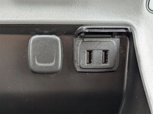 Used 2017 Chevrolet Suburban LT image 24