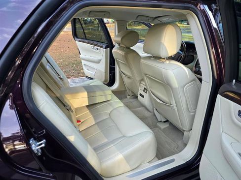 Used 2008 Cadillac DTS Luxury II image 8