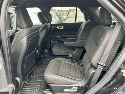Used 2020 Ford Explorer XLT w/ Comfort Package image 23