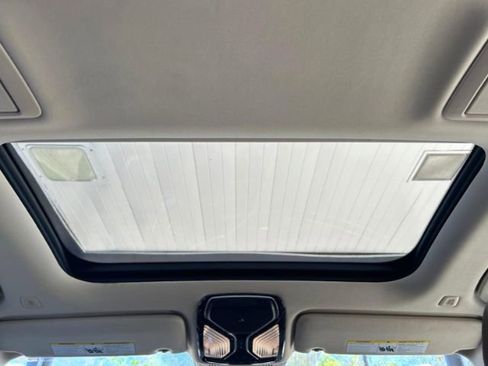 Used 2022 BMW 740i i w/ Luxury Rear Seating Package image 11