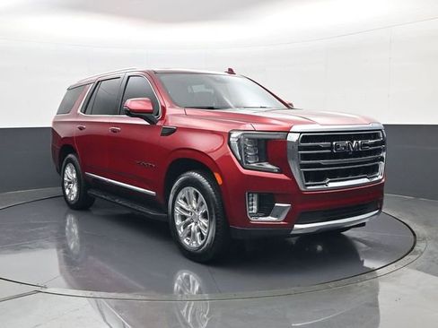 Used 2023 GMC Yukon SLT w/ SLT Premium Package AWD/4WD image 3