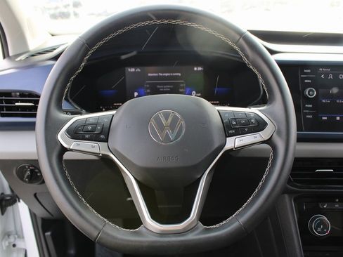 Certified 2023 Volkswagen Taos SE w/ Panoramic Sunroof Package image 11