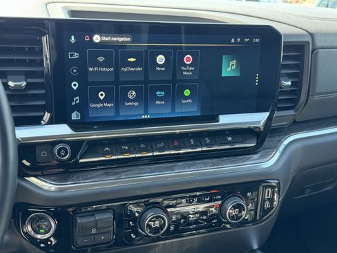 Used 2023 Chevrolet Silverado 1500 LTZ w/ LTZ Convenience Package II AWD/4WD image 17