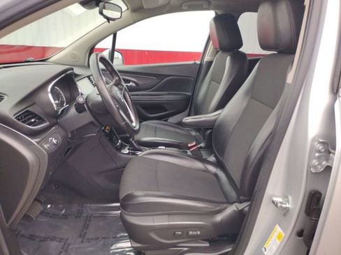 Used 2021 Buick Encore Preferred image 22