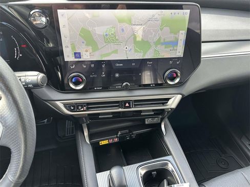 Used 2024 Lexus RX 350 AWD image 17