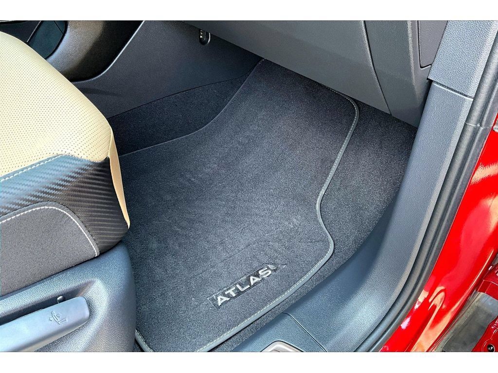 Used 2024 Volkswagen Atlas Cross Sport SE FWD image 45