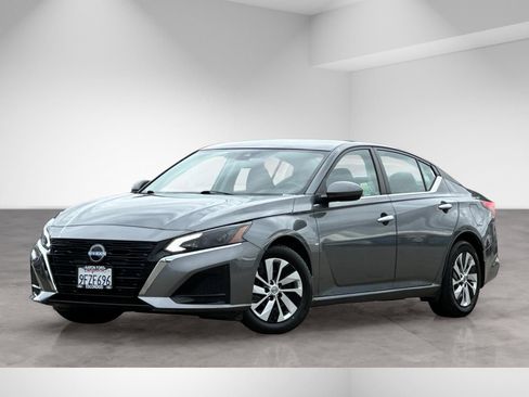 Used 2023 Nissan Altima 2.5 S FWD image 2
