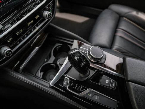 Used 2019 BMW 540i xDrive AWD/4WD image 22