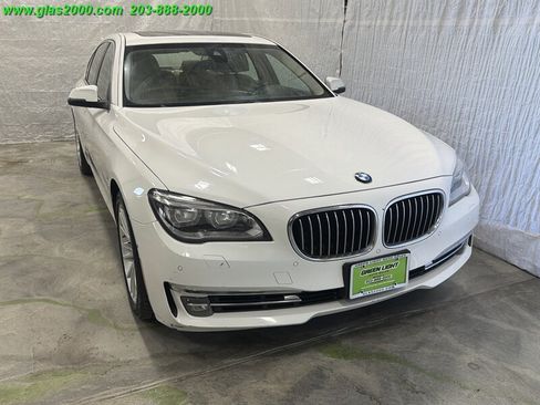 Used 2015 BMW 750Li RWD image 2