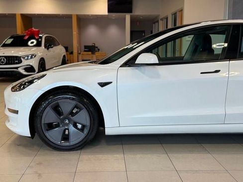 Used 2022 Tesla Model 3 Long Range AWD/4WD image 8