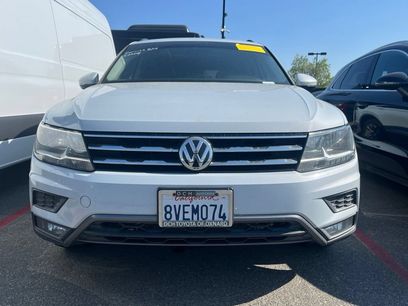Used 2018 Volkswagen Tiguan SE w/ Panoramic Sunroof Package